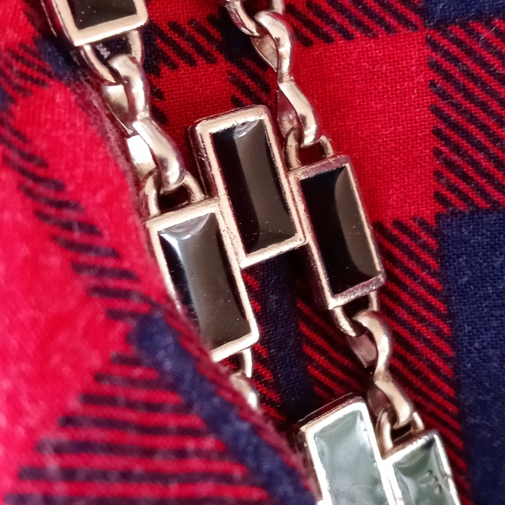 black rectangle design belt chain